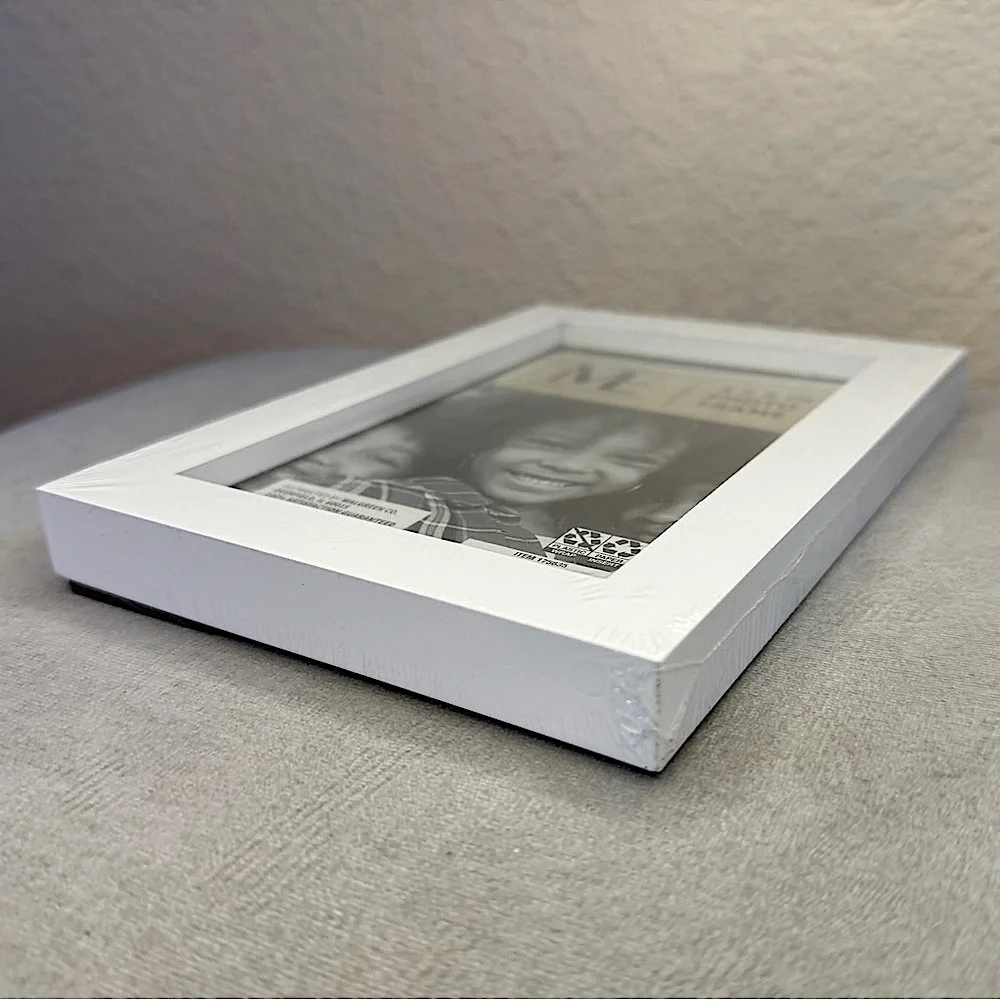 White Picture Frame, 4x6 in — Modern Expressions